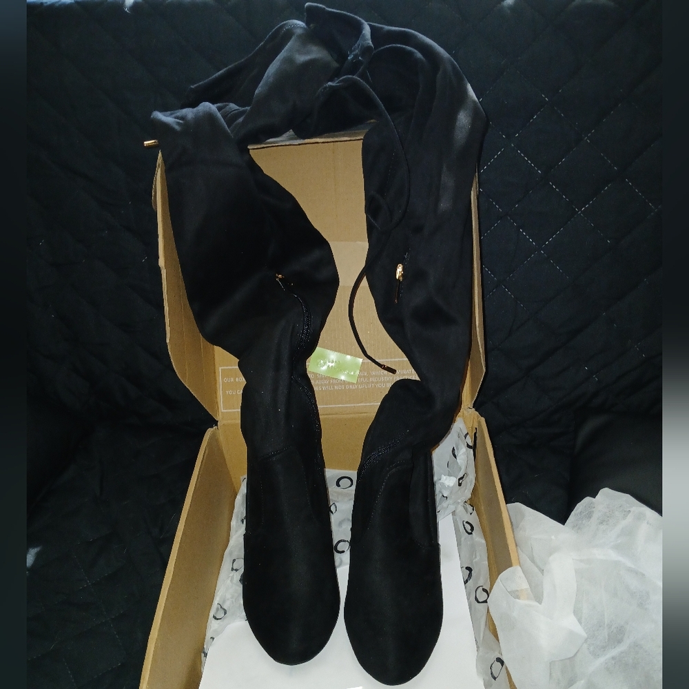 Journee Collection Wide Black Over the Knee Boots. Suede. 8WC.